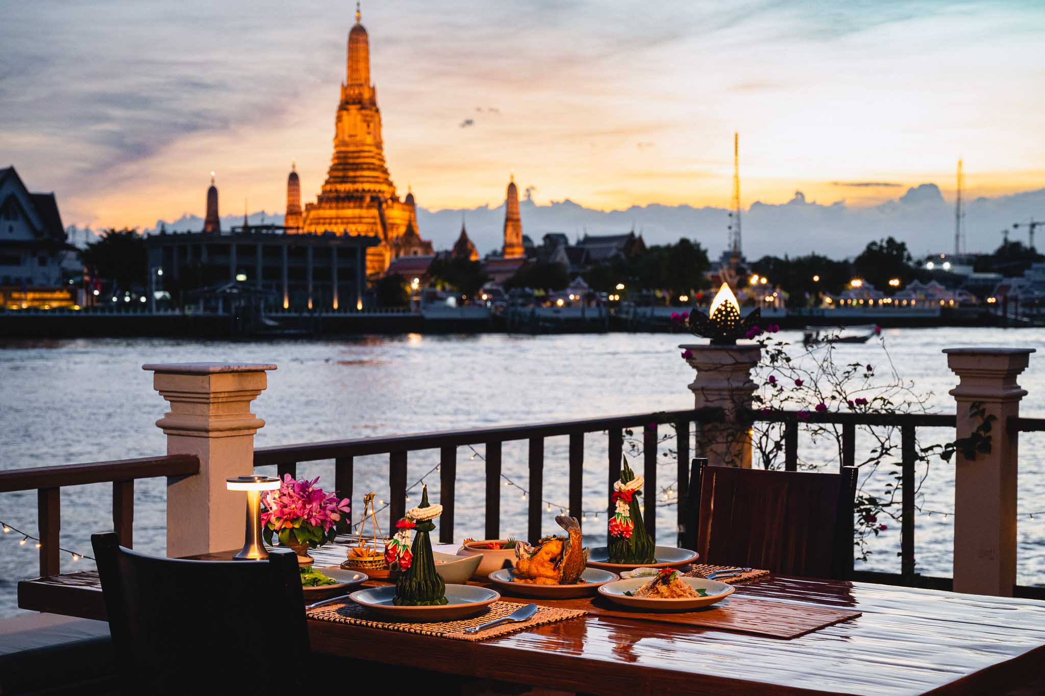 Luxury Riverside Dining Experience With Escort In Kallang